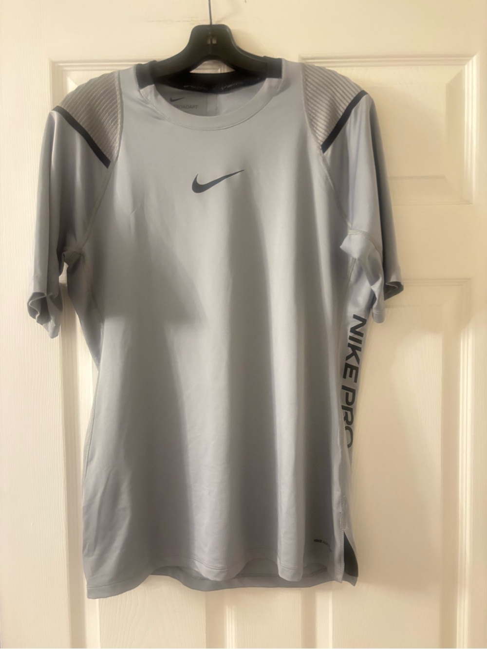 Nike Light Gray Athletic Short Sleeve Performance Top